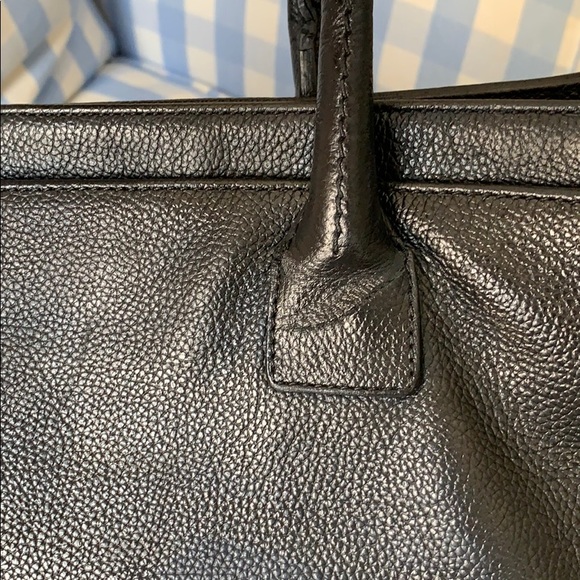 πCloset closing! Authentic Chanel reissues handbag, great for working bag - Picture 7 of 13